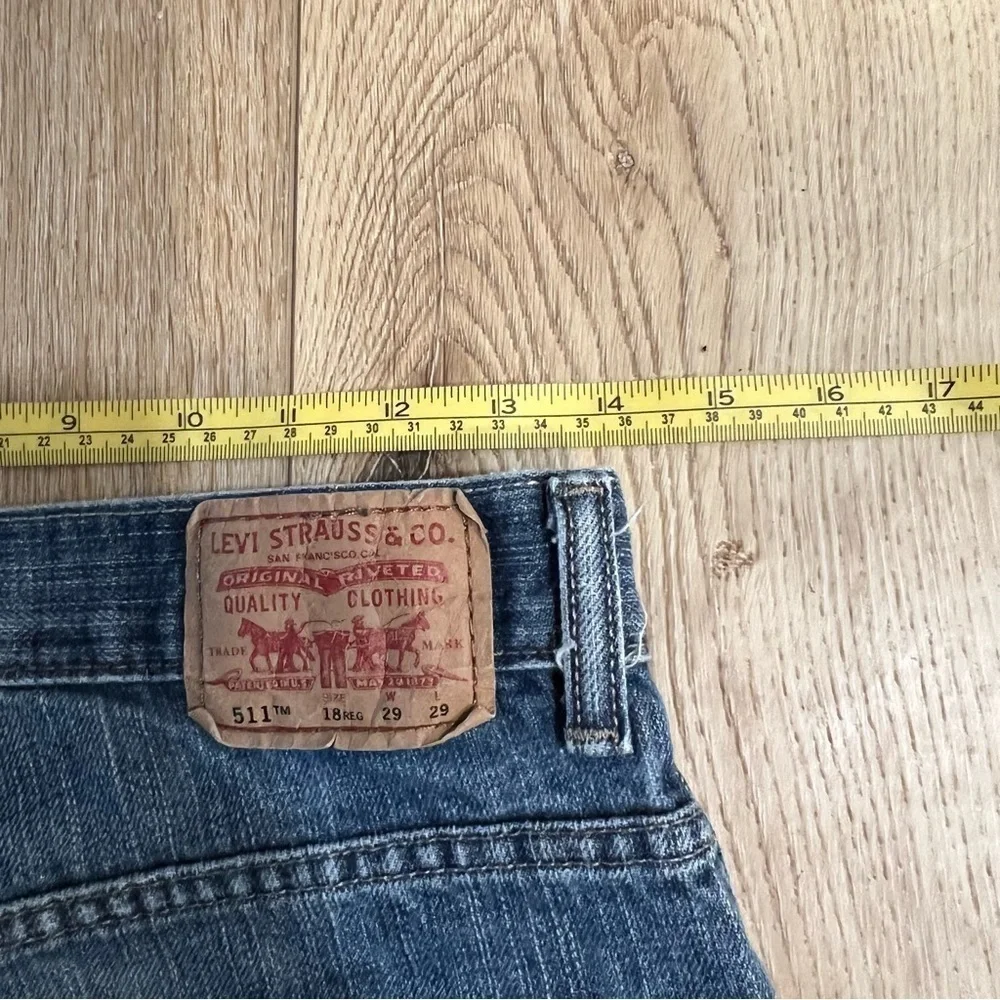 𝅺levi’s 511 denim jeans zipper fly 18 regular 29W 29L medium wash 5 pockets.